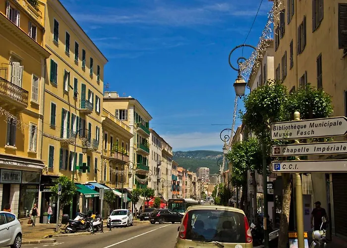 Appartement F3 - Standing Centre Calme Et Climatise *